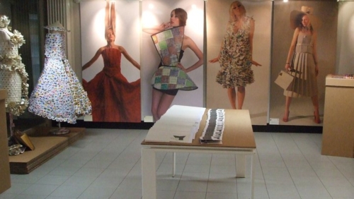 Fashion Paper è con FashionIn Artediriciclare presso Città Di Firenze.