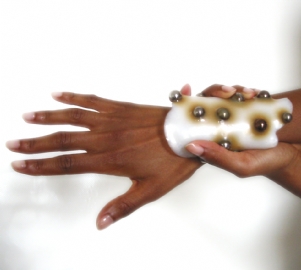 med_francesco terni bracciale realizzato con cuscinetti asfera su vinavil foto nicola ancona